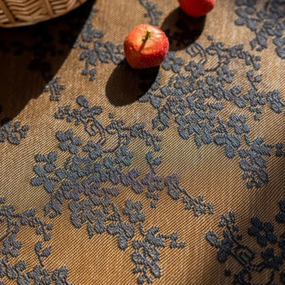 Tischdecke mit floralem Jacquard-Spitzenmuster und Muschelkante - image 17