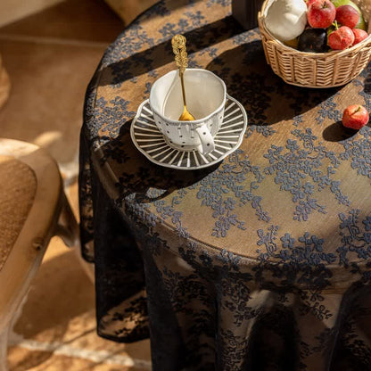 Tischdecke mit floralem Jacquard-Spitzenmuster und Muschelkante - image 16