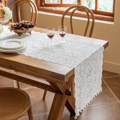 Tischläufer mit Rosenjacquard-Spitze und Quasten - image 4