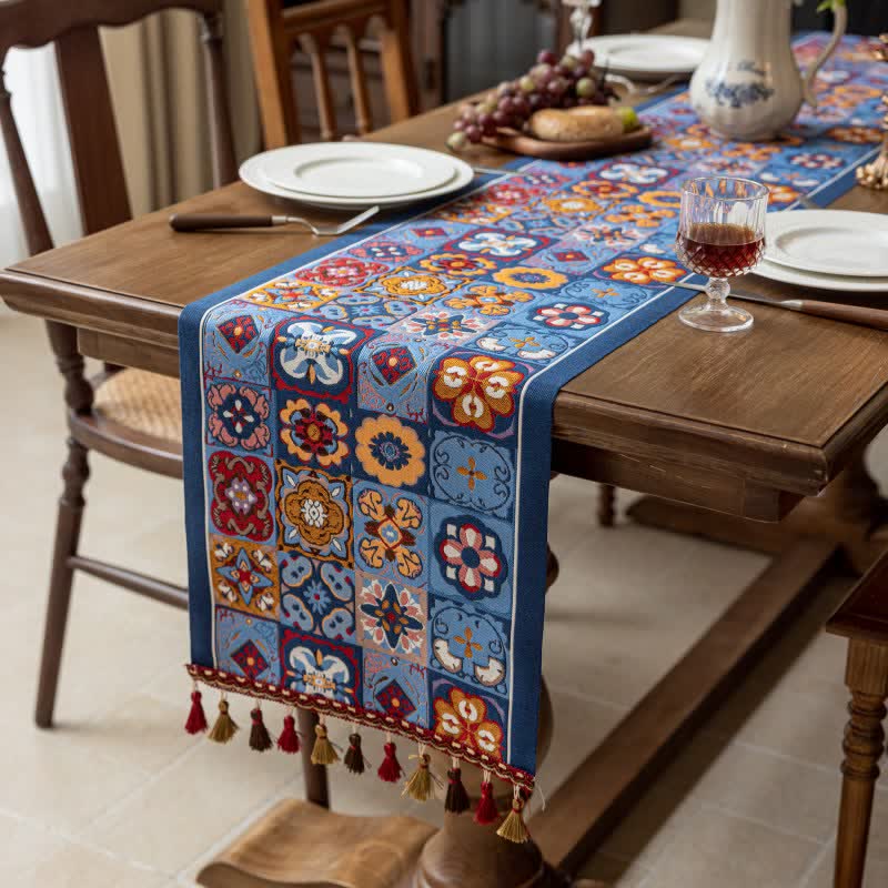 Tischläufer mit geometrischem Jacquard-Muster und Quasten - image 3