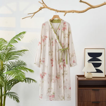 Kimono-Nachthemd aus Baumwollgaze mit Aquarellblumenmuster - image 1