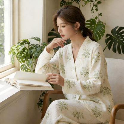 Pyjama-Set aus Baumwollgaze mit botanischem Blattmotiv - image 1