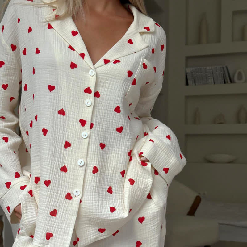 Pyjama-Set aus Baumwolle mit rotem Herzmuster - image 4
