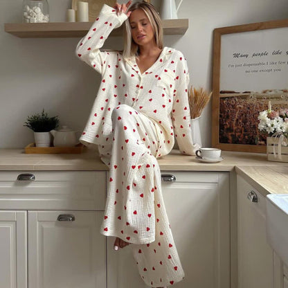 Pyjama-Set aus Baumwolle mit rotem Herzmuster - image 1