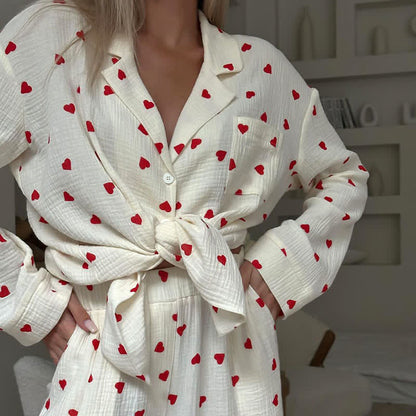 Pyjama-Set aus Baumwolle mit rotem Herzmuster - image 5