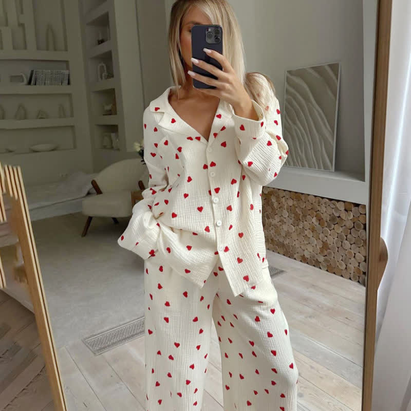 Pyjama-Set aus Baumwolle mit rotem Herzmuster - image 3