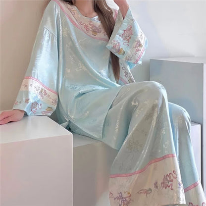 Hellblauer Pyjama im Vintage-Stil mit Blumenmuster - image 2