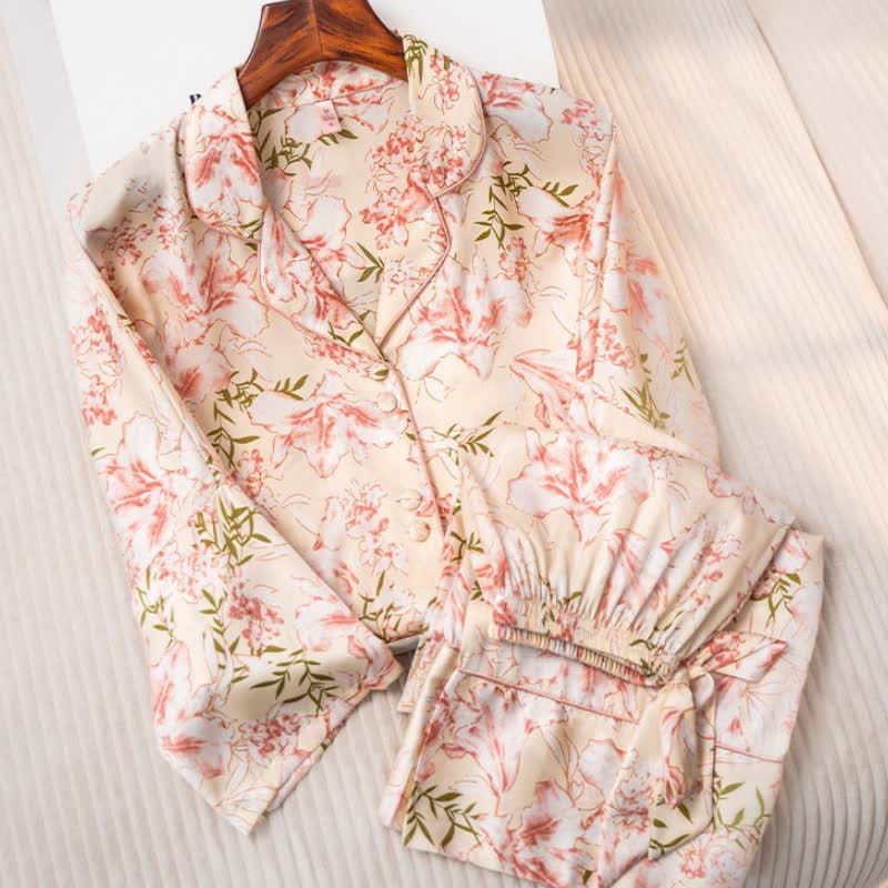 Rustikales rosa Pyjama-Set mit Blumen- und Blättermuster - image 4
