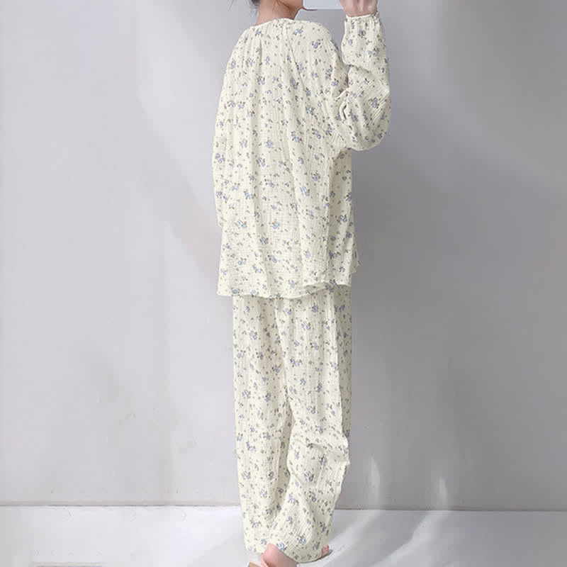 Grauer Pyjama aus doppellagigem Baumwollgewebe mit zartem Blumenmuster - image 3
