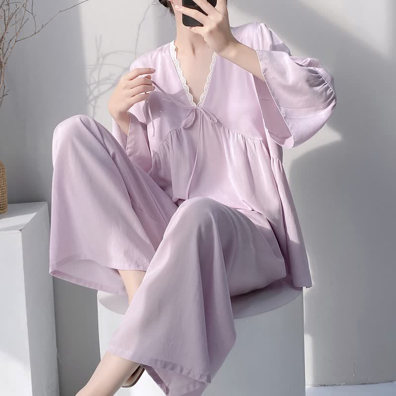 Pyjama-Set mit V-Ausschnitt und Spitzenbesatz - Lila - XXL - image 0