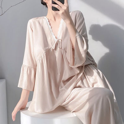 Pyjama-Set mit V-Ausschnitt und Spitzenbesatz - image 13