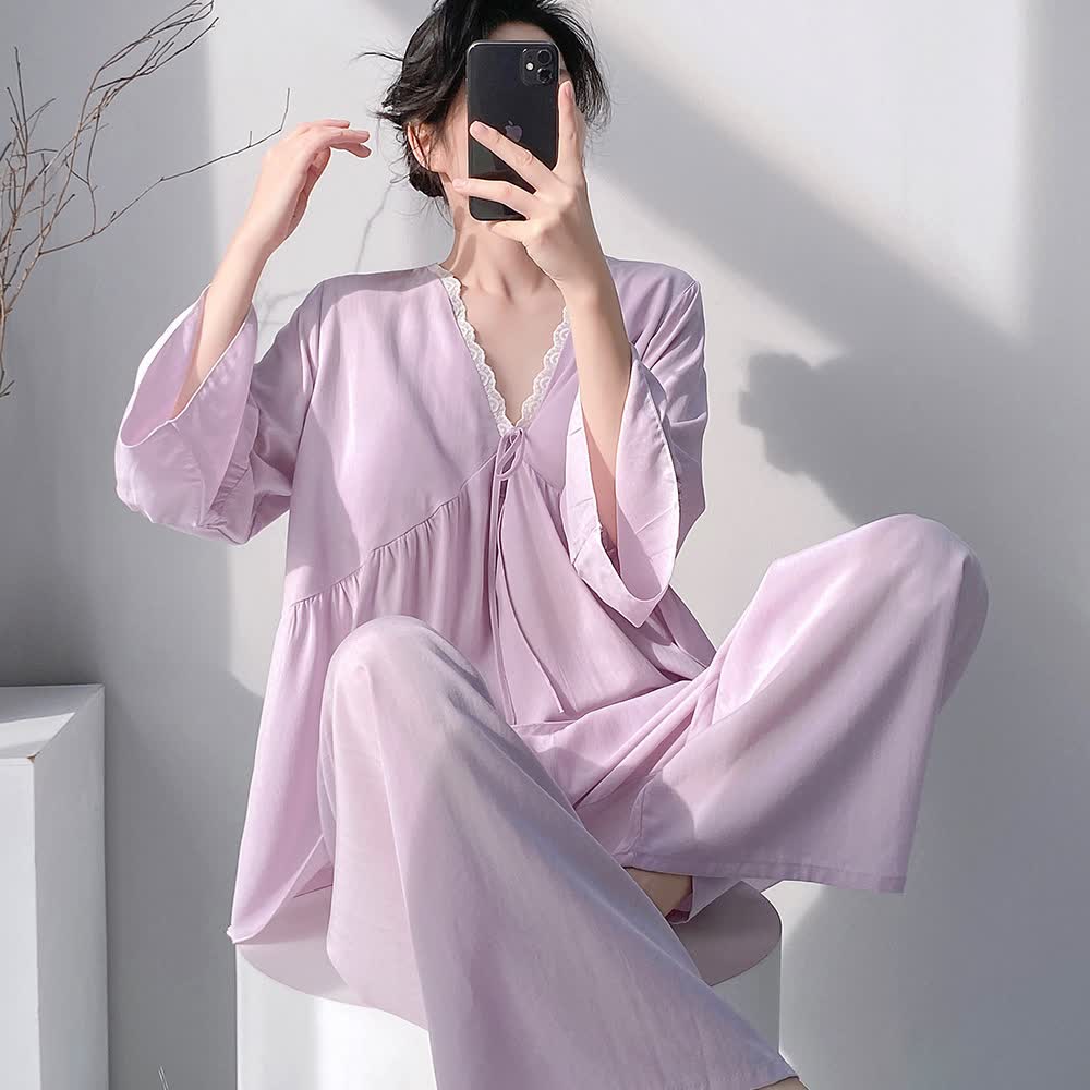 Pyjama-Set mit V-Ausschnitt und Spitzenbesatz - image 1