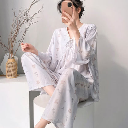Pyjama-Set mit Blumenmuster und Schleife, V-Ausschnitt und Spitzenbesatz - image 4