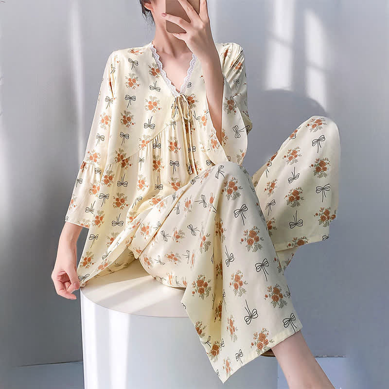 Rustikaler Pyjama mit Blumen- und Schleifenbesatz - image 4