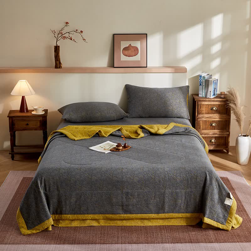 Baumwollgaze-Jacquard-Steppdecke mit dezentem Muster - image 1