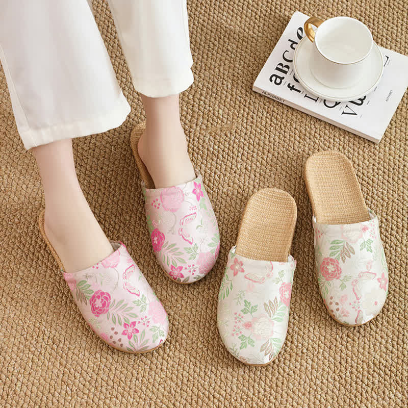 Refresh Floral Closed-Toe Hausschuhe - image 2