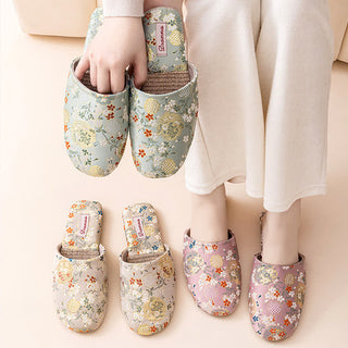 Hausschuhe aus Satin mit Chinoiserie-Stickerei - image 0