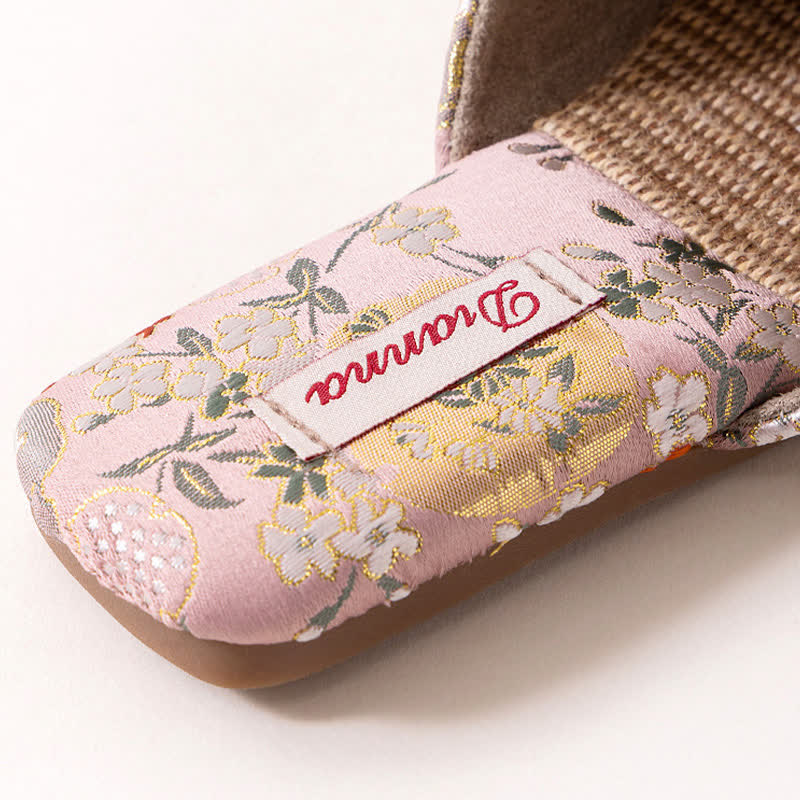 Hausschuhe aus Satin mit Chinoiserie-Stickerei - image 7