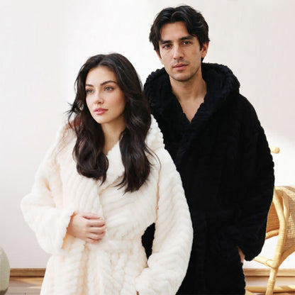 Partner-Morgenmantel aus Plüsch mit Kapuze und Fischgrätmuster - image 2