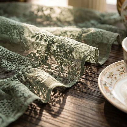 Romantische Tischdecke mit floraler Spitze und Rüschenrand - image 5