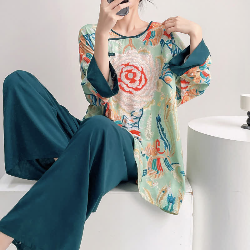 Loungewear-Set im Retro-Blumen-Stil mit orientalischem Flair - image 1