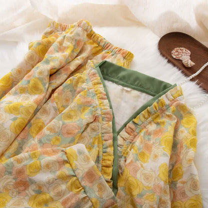 Gelbes Loungewear-Set aus Baumwolle mit Rüschen und Blumenmuster - image 1