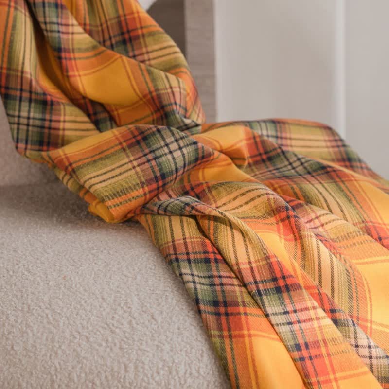 Orangefarbener Vorhang im Landhausstil mit Karomuster und Quasten - image 4