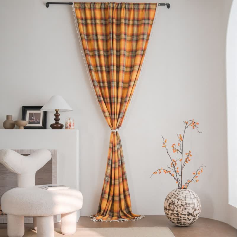 Orangefarbener Vorhang im Landhausstil mit Karomuster und Quasten - image 0