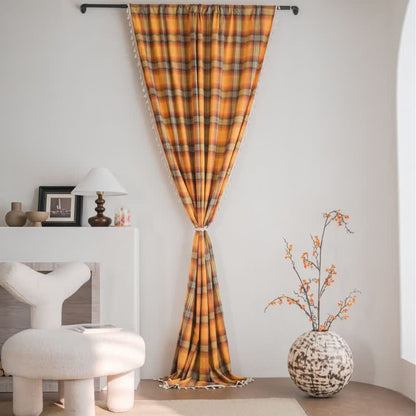 Orangefarbener Vorhang im Landhausstil mit Karomuster und Quasten - image 0