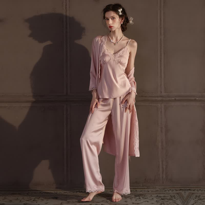 Elegantes Loungewear-Set mit seidigem Spitzenbesatz (3-teilig) - image 1