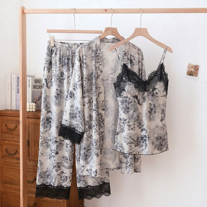 Elegantes schwarzes Camisole-Bademantel-Set mit Blumenmuster und Spitze (3-teilig) - Weiß - XL - image 0