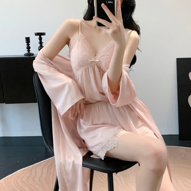 Elegantes Loungewear-Set mit Spitzenbesatz - image 13
