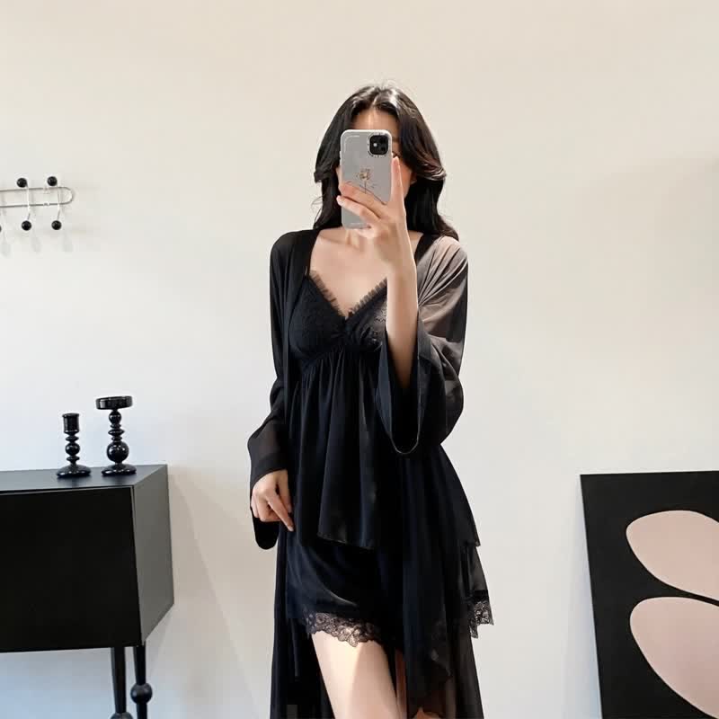 Elegantes Loungewear-Set mit Spitzenbesatz - image 9