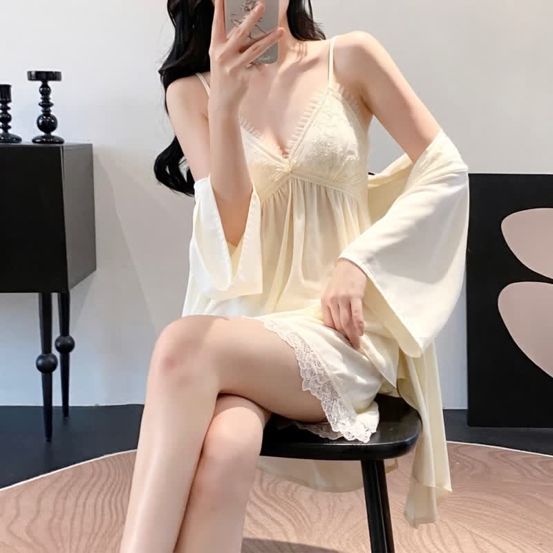 Elegantes Loungewear-Set mit Spitzenbesatz - image 2