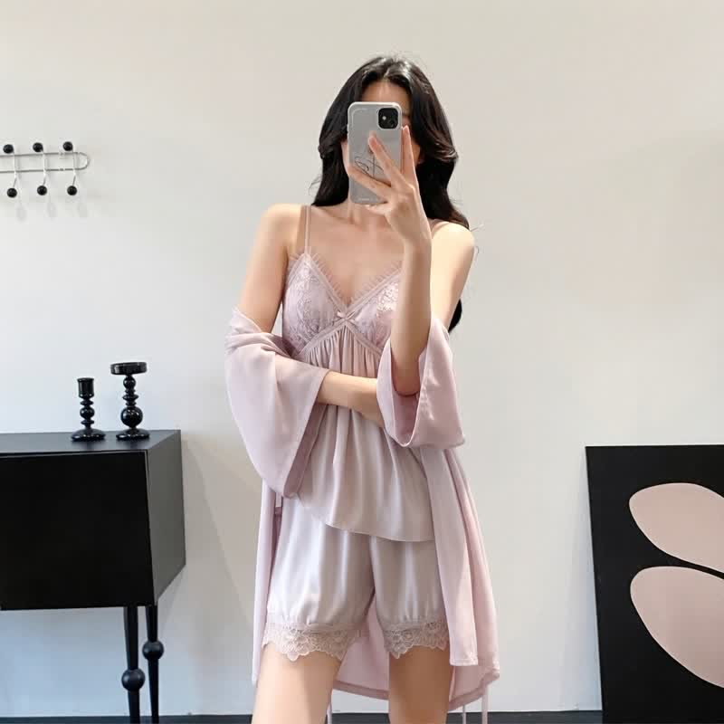 Elegantes Loungewear-Set mit Spitzenbesatz - image 19