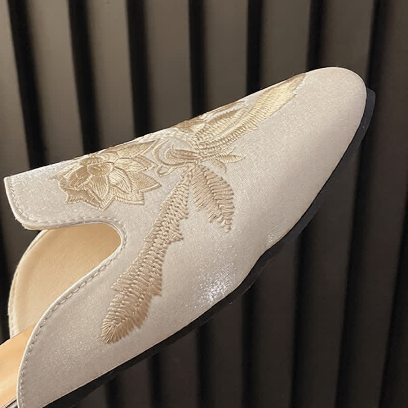 Elegante Pantoletten mit spitzer Zehenpartie und Blumenstickerei - image 7
