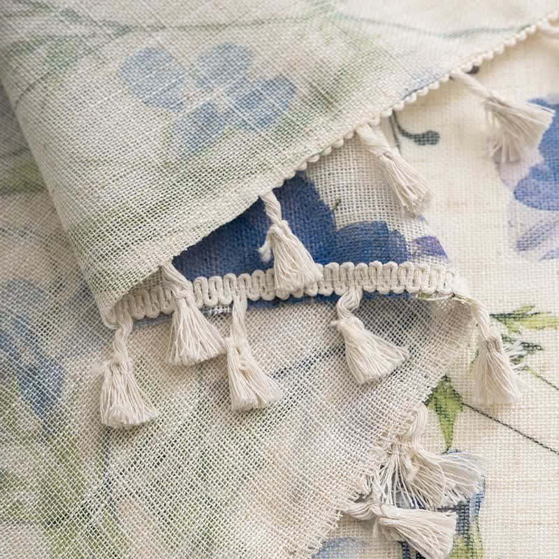 Blauer Vorhang mit Blumenmuster und Quasten - image 4