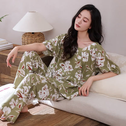 Loungewear-Set aus Baumwolle mit olivgrünem Blumenmuster - image 1