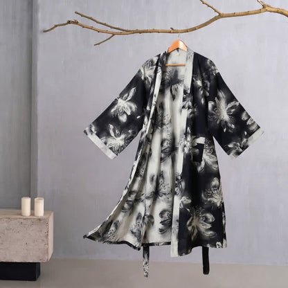 Kimono-Bademantel aus Bio-Baumwolle mit Aquarellblumenmuster - Schwarz - 2XL - image 26