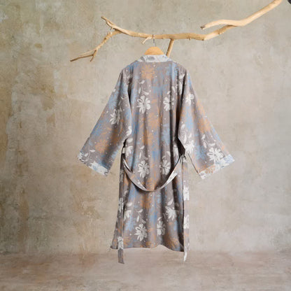 Grauer Kimono-Bademantel aus Baumwollgaze mit Blumenmuster - image 1