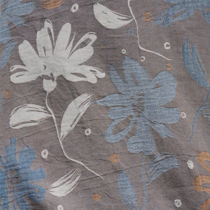 Grauer Kimono-Bademantel aus Baumwollgaze mit Blumenmuster - image 8