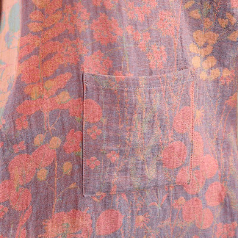 Künstlerisch gemusterter Kimono aus Baumwollgaze mit botanischem Muster - image 6
