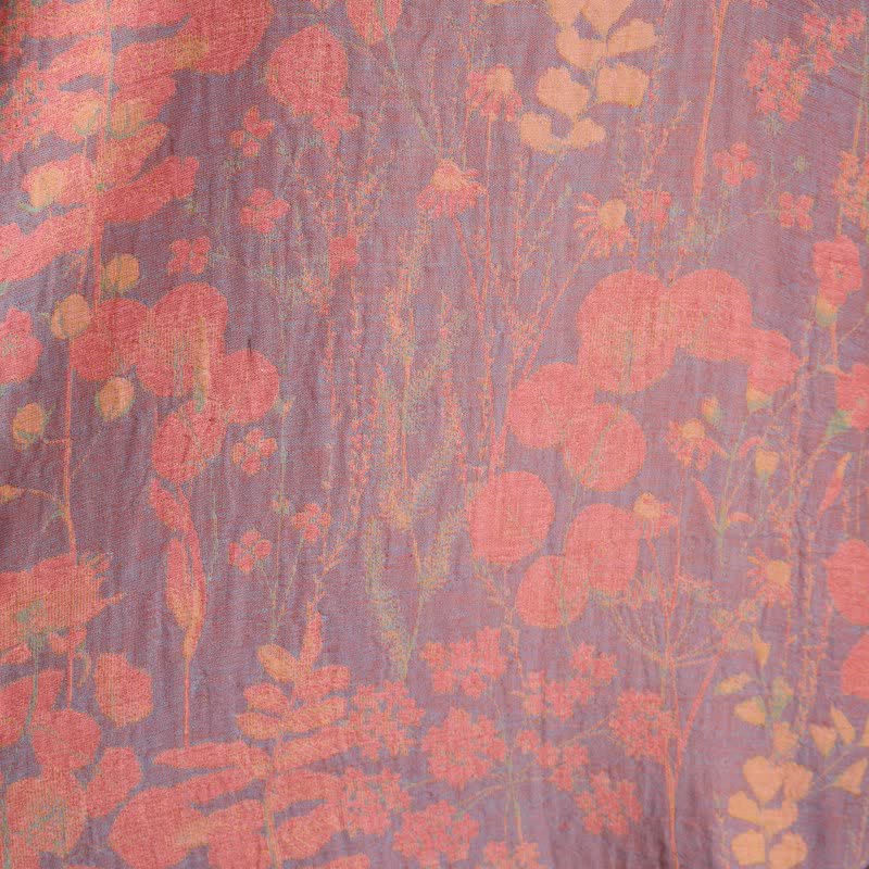 Künstlerisch gemusterter Kimono aus Baumwollgaze mit botanischem Muster - image 7