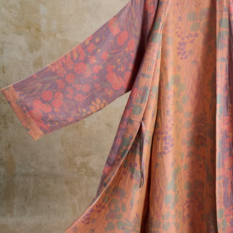 Künstlerisch gemusterter Kimono aus Baumwollgaze mit botanischem Muster - image 4