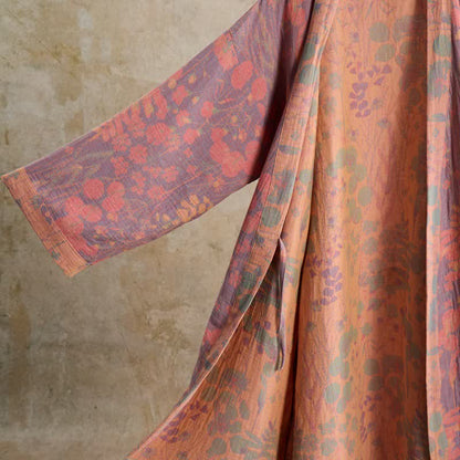 Künstlerisch gemusterter Kimono aus Baumwollgaze mit botanischem Muster - image 4
