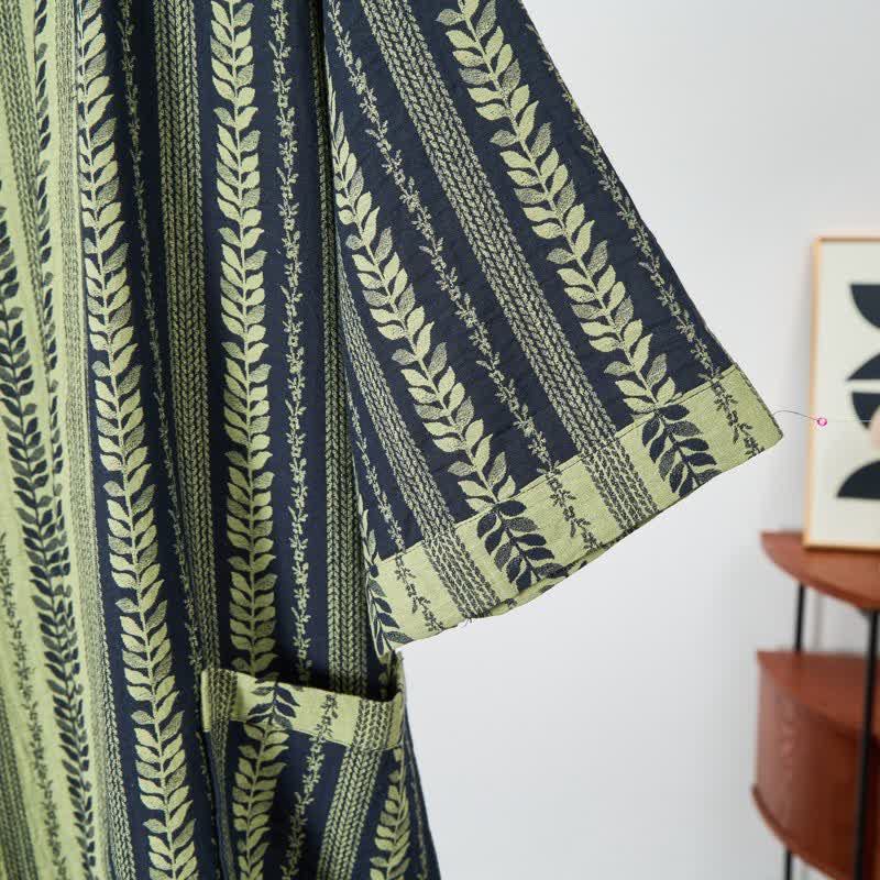Kimono-Bademantel aus Baumwollgaze mit Blattstreifen - image 5