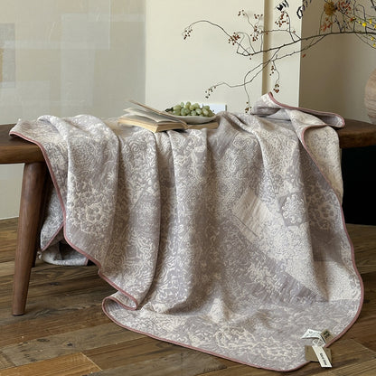 Wendbare Jacquard-Steppdecke mit Vintage-Blumenmuster - image 2