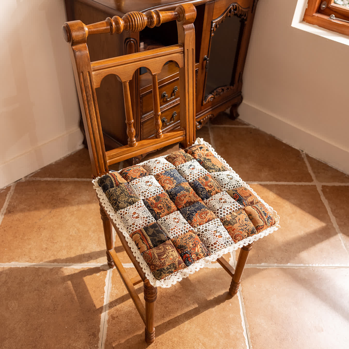 Quadratisches Stuhlkissen im Boho-Patchwork-Stil - Braun - 40cm x 40cm - image 1