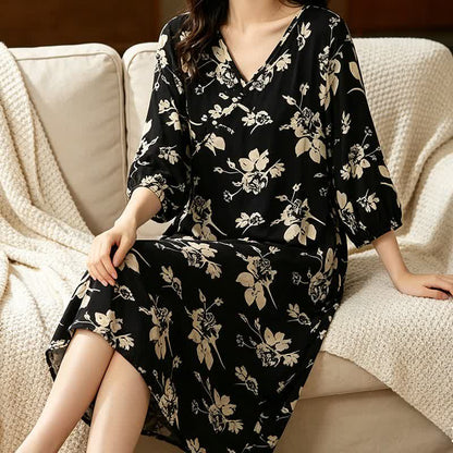 Elegantes Loungekleid mit Blumenmuster und V-Ausschnitt - image 3
