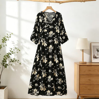 Elegantes Loungekleid mit Blumenmuster und V-Ausschnitt - image 0